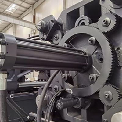 ISO9001 Servo Injection Molding Machine Plastic 180 Ton Injection Molding Machine